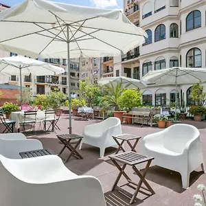 2* לינה וארוחת בוקר Mihlton Boutique (adults Only)